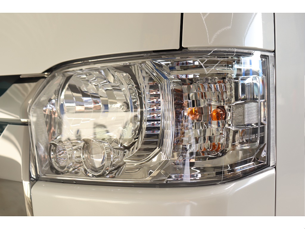 LEDヘッドライトも標準装備となります！