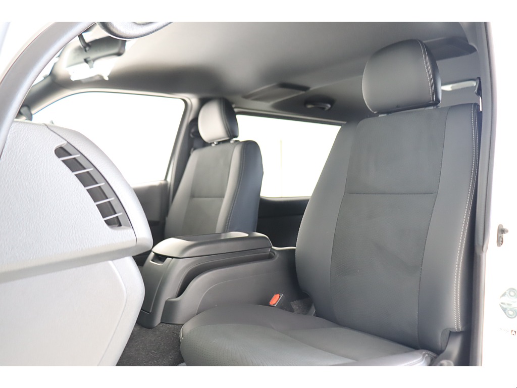 トヨタ ハイエースバン(30枚目)