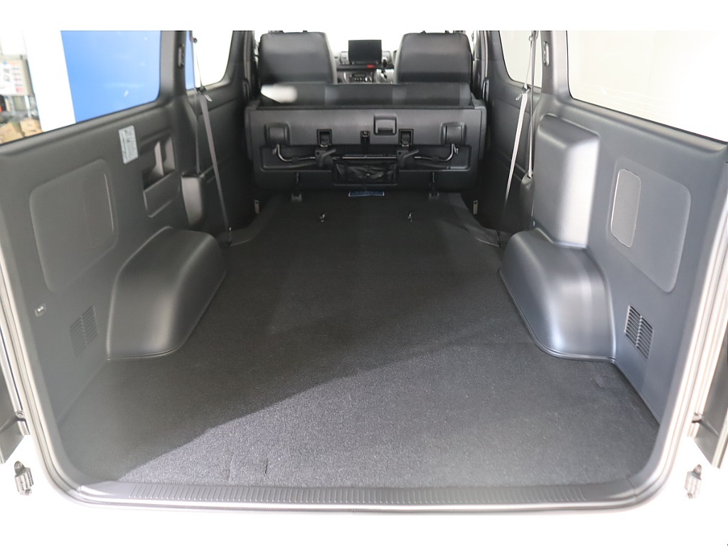 トヨタ ハイエースバン(34枚目)