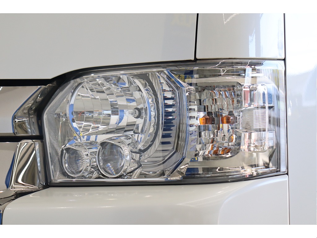LEDヘッドライトも標準装備となります！