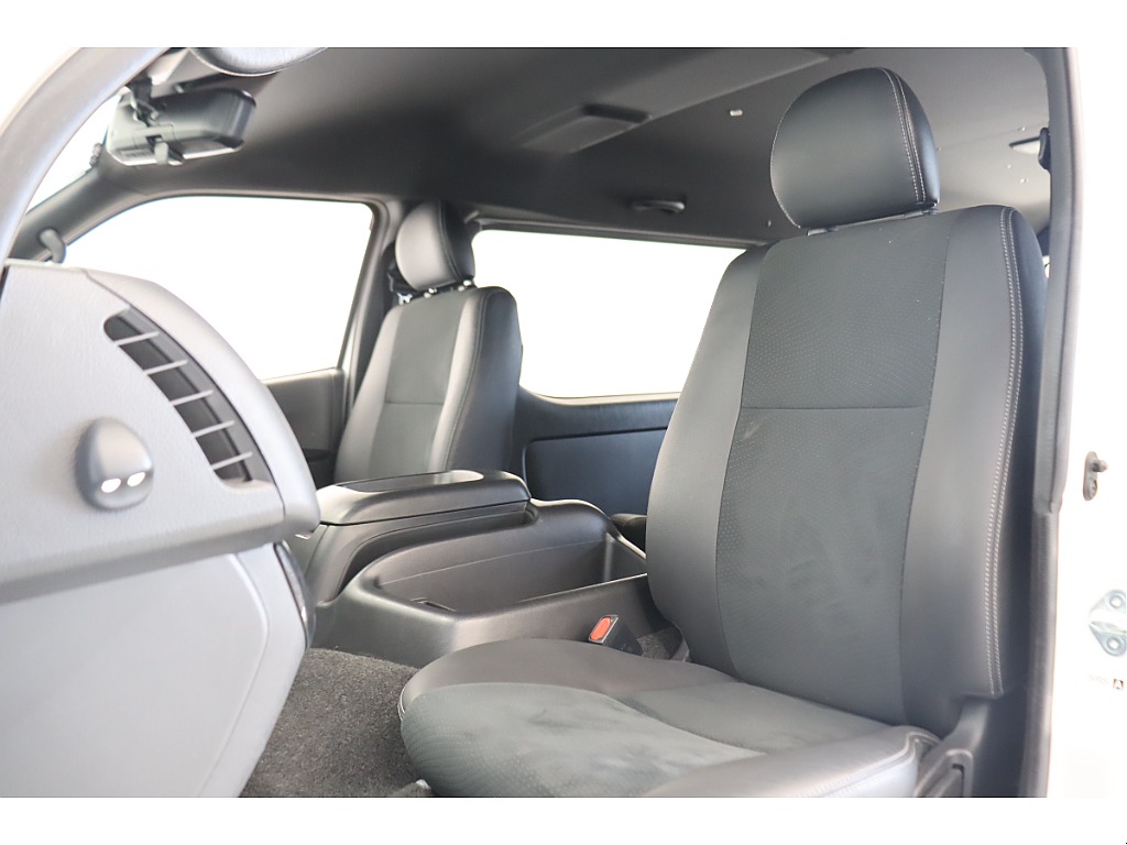 トヨタ ハイエースバン(33枚目)