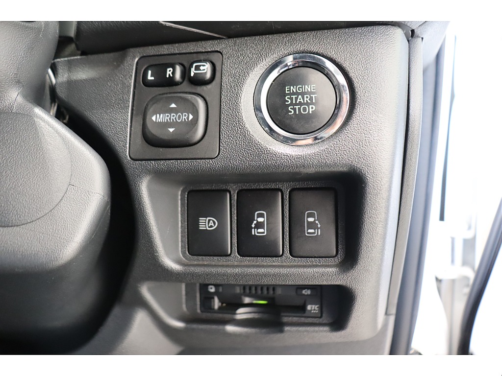 プッシュスタート/スマートキー搭載！