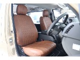 全席にFLEXブラウンシートカバーを着用済みです♪