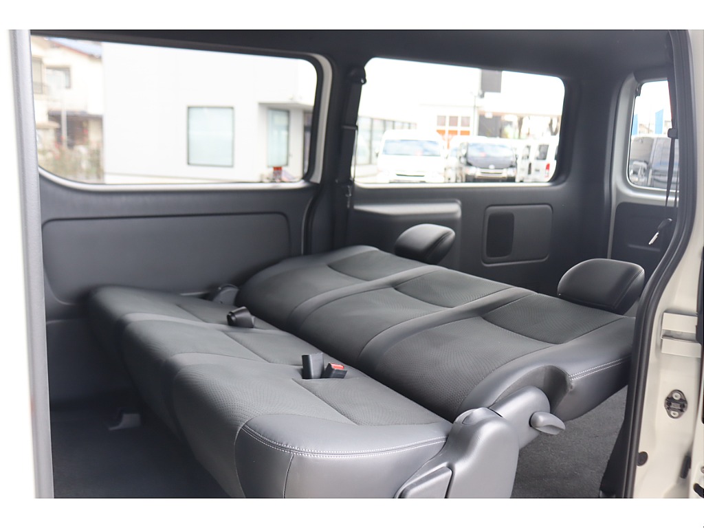 トヨタ ハイエースバン(11枚目)