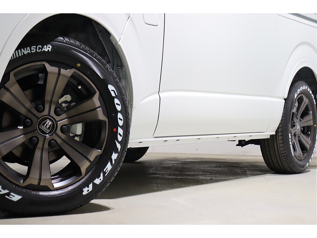 トヨタ ハイエースバン(15枚目)