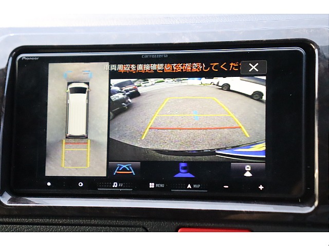 駐車時も安心なパノラミックビューモニターを完備！