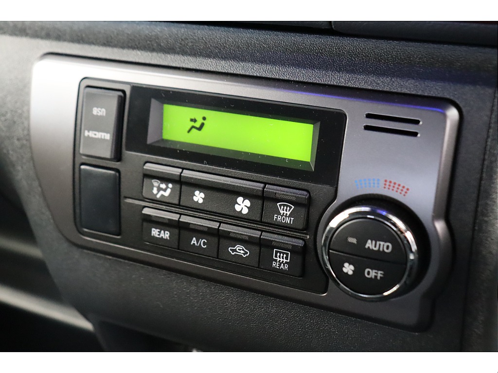 トヨタ ハイエースバン(28枚目)