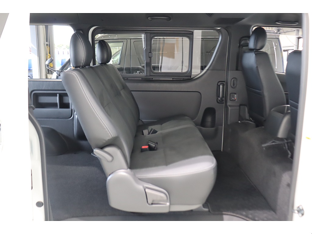 トヨタ ハイエースバン(32枚目)