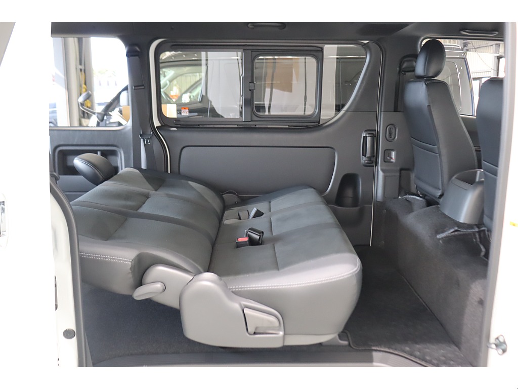 トヨタ ハイエースバン(33枚目)