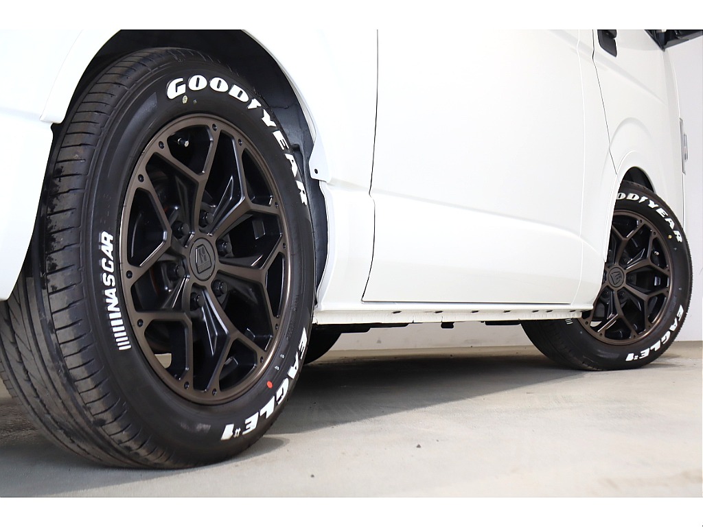 大人気ナスカーのレタータイヤを新品で装着！