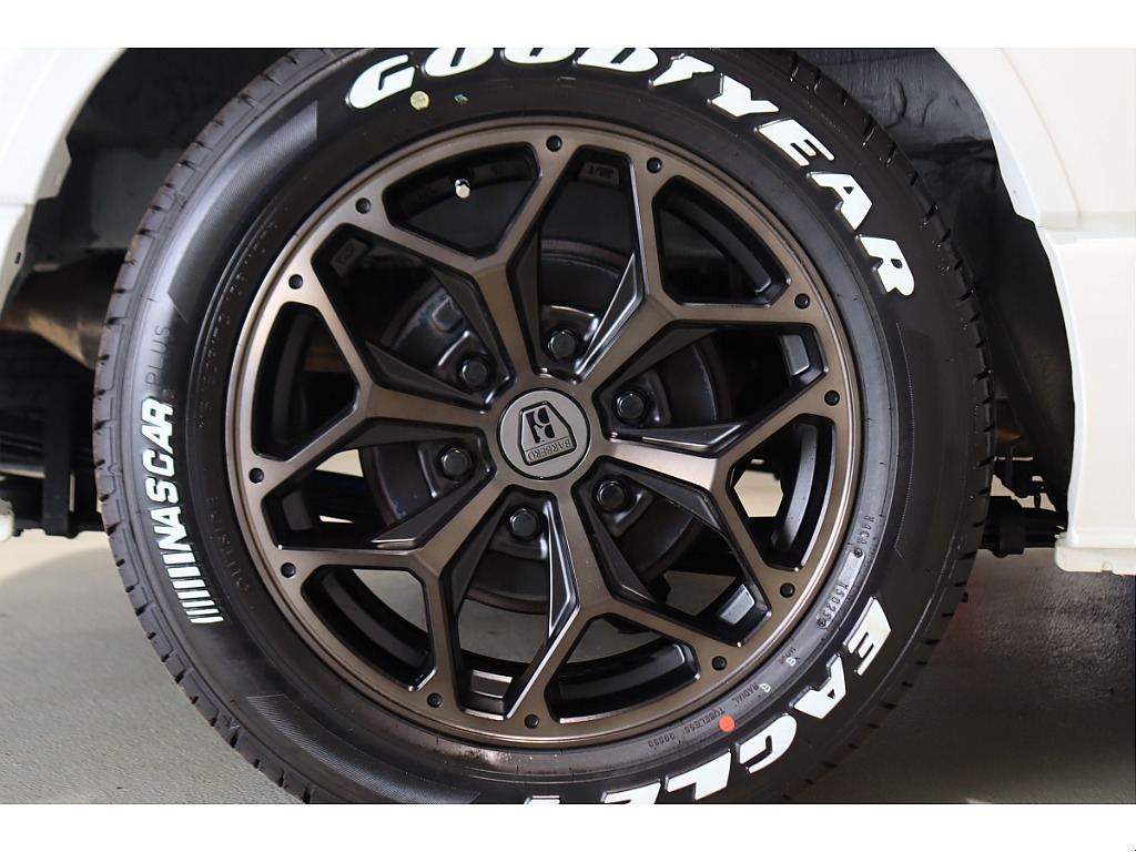 トヨタ ハイエースバン(53枚目)