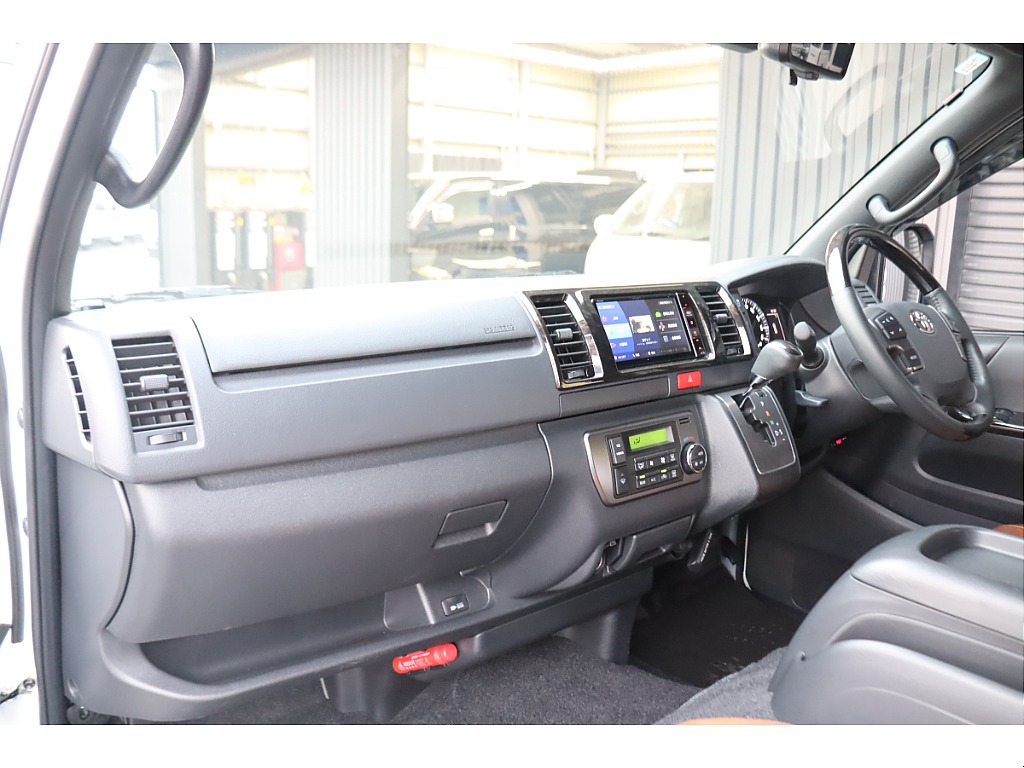 トヨタ ハイエースバン(28枚目)