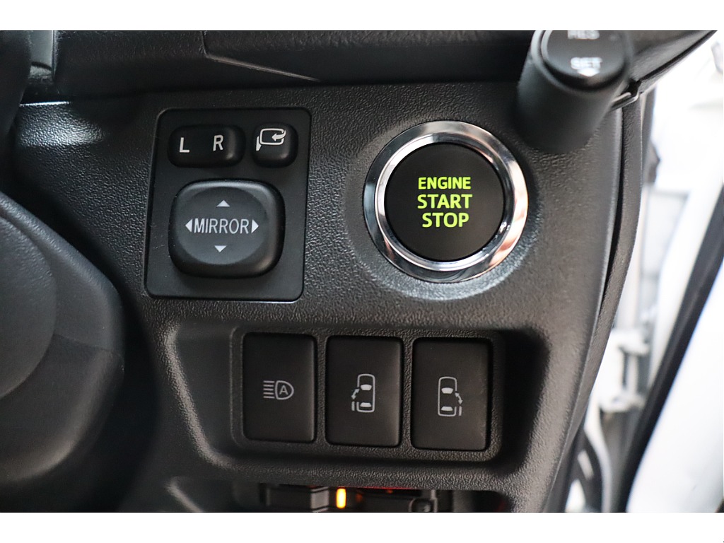 トヨタ ハイエースバン(30枚目)