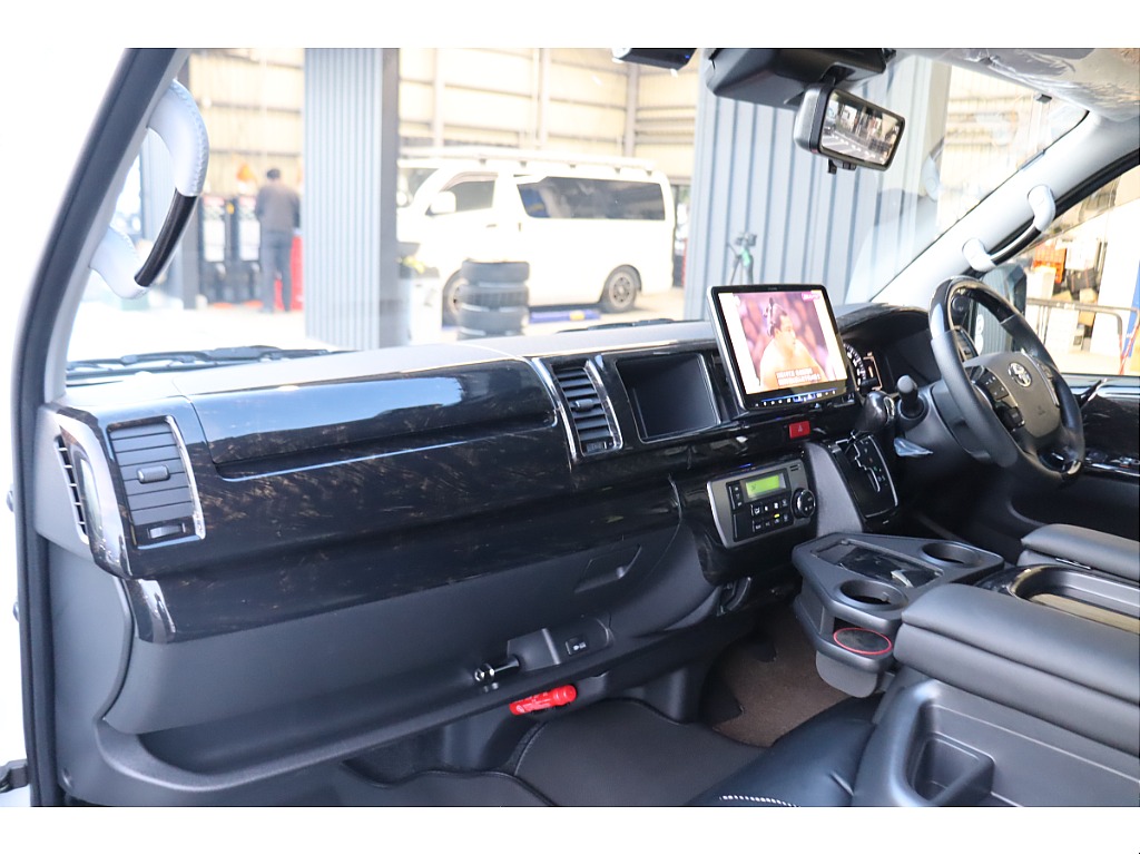 トヨタ ハイエース(24枚目)