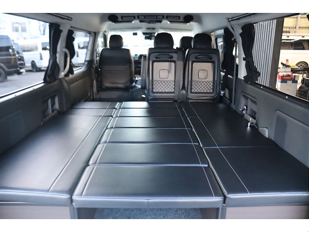 8名乗車可能なキャンピングカーとなります☆