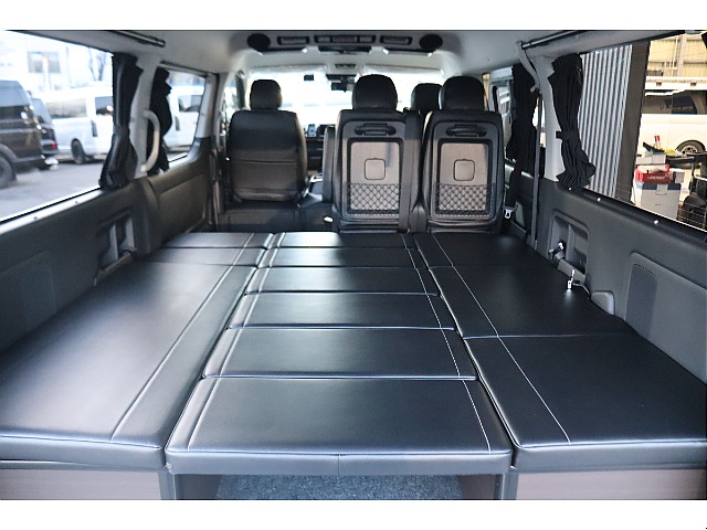 8名乗車可能なキャンピングカーとなります☆