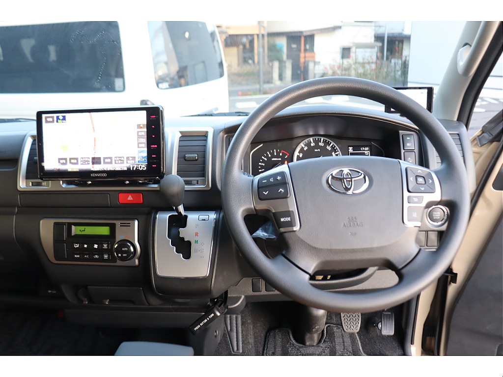 トヨタ ハイエースバン(26枚目)