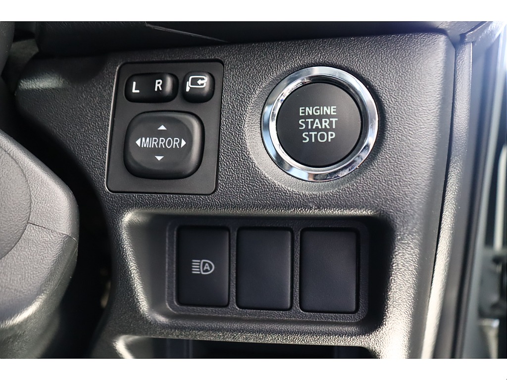 トヨタ ハイエースバン(32枚目)