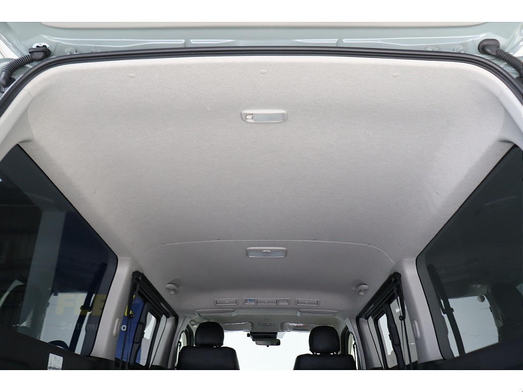 トヨタ ハイエースバン(50枚目)