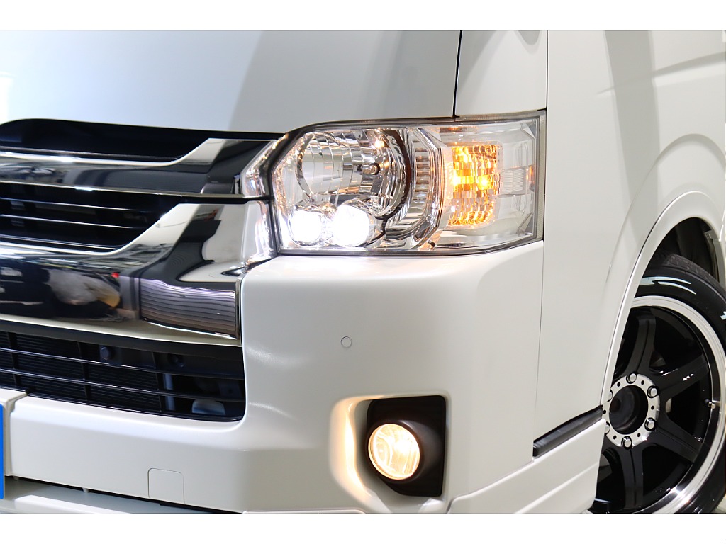 LEDヘッドライトを完備！各LEDバルブへのカスタムもご相談下さい♪