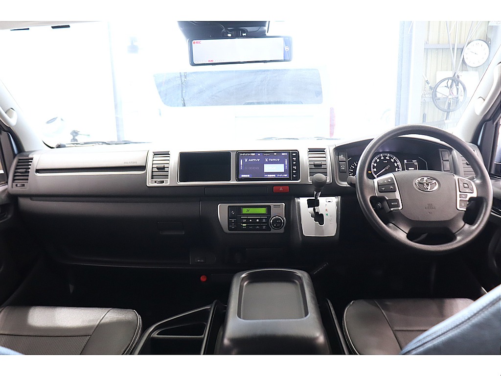 ワイドボディならではの広々としたコックピット！