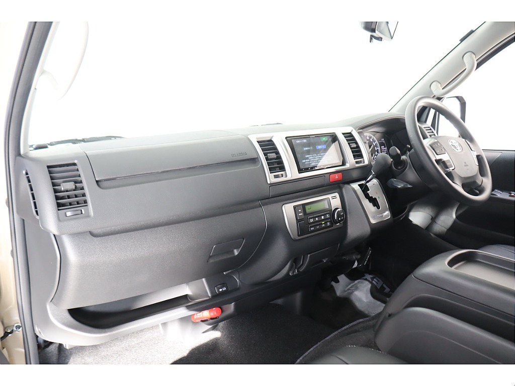 トヨタ ハイエースバン(40枚目)