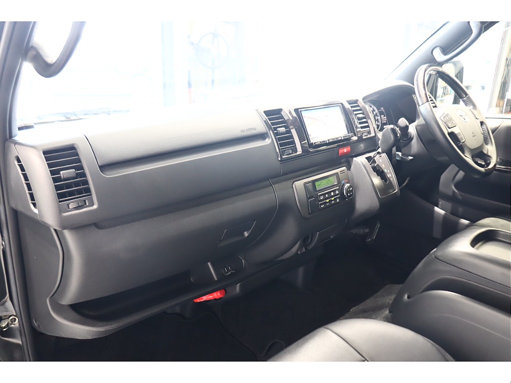 トヨタ ハイエースバン(30枚目)