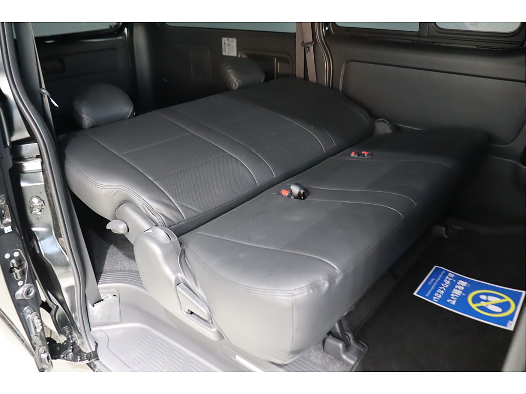 トヨタ ハイエースバン(32枚目)