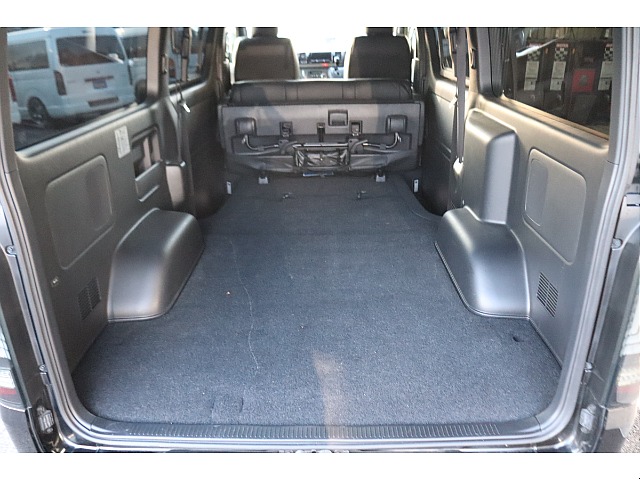 荷室には広大なスペースがございます☆