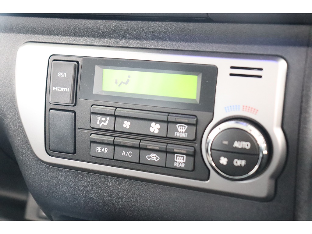 トヨタ ハイエースバン(34枚目)