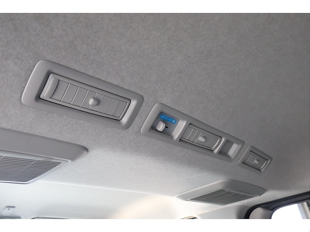 トヨタ ハイエースバン(45枚目)