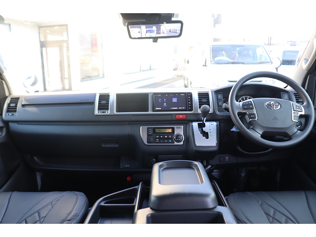 トヨタ ハイエース(24枚目)