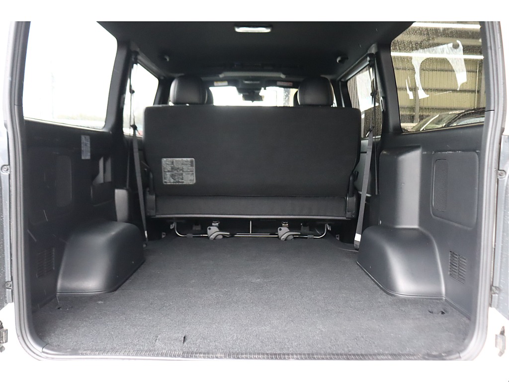 広々としたラゲッジスペース！追加のオプションもご相談ください♪