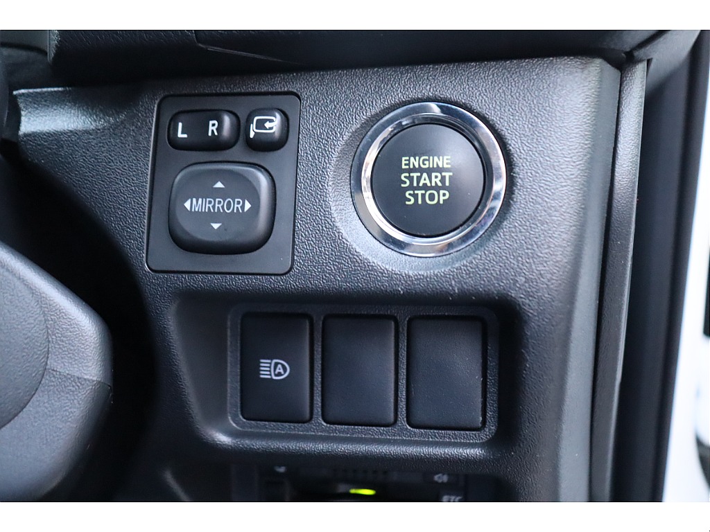 トヨタ ハイエースバン(26枚目)