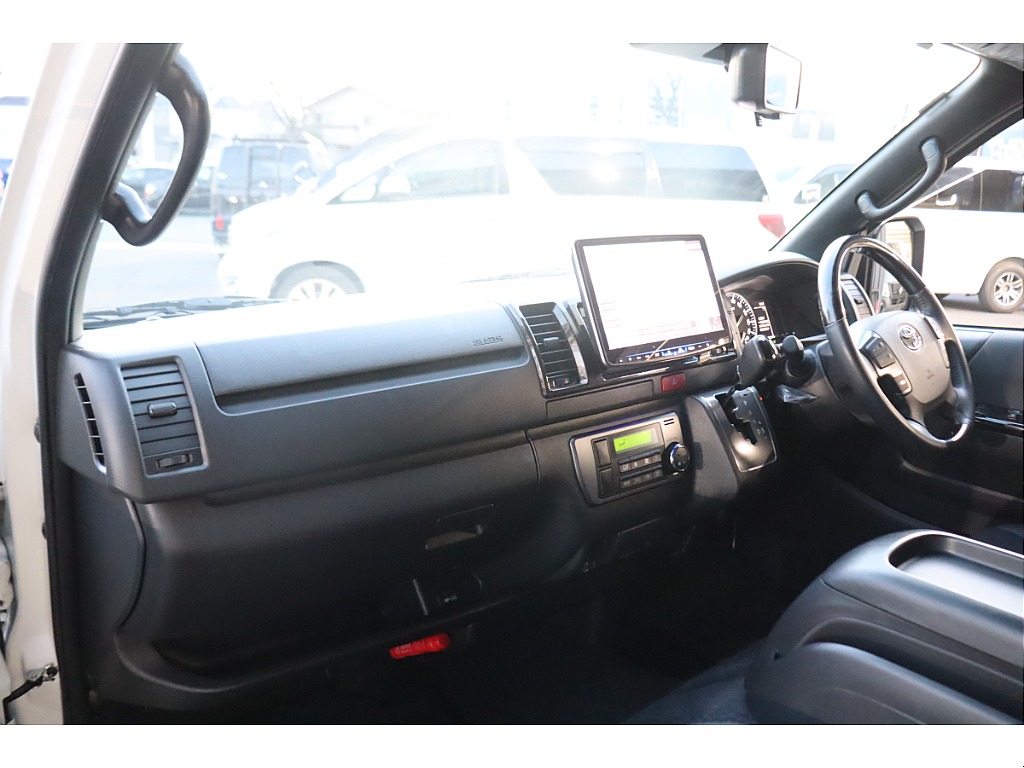 トヨタ ハイエースバン(34枚目)