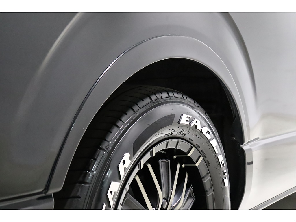 FLEXオーバーフェンダーがローダウン視覚効果を演出♪