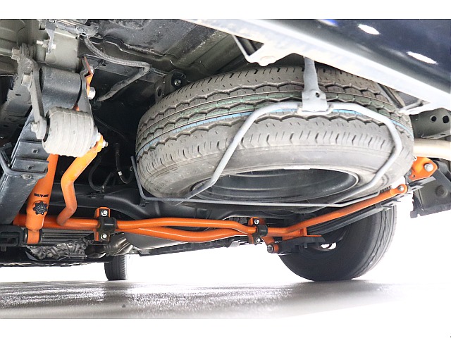 ユーアイビークル製リアスタビライザーとショックアブソーバーが装着済み！