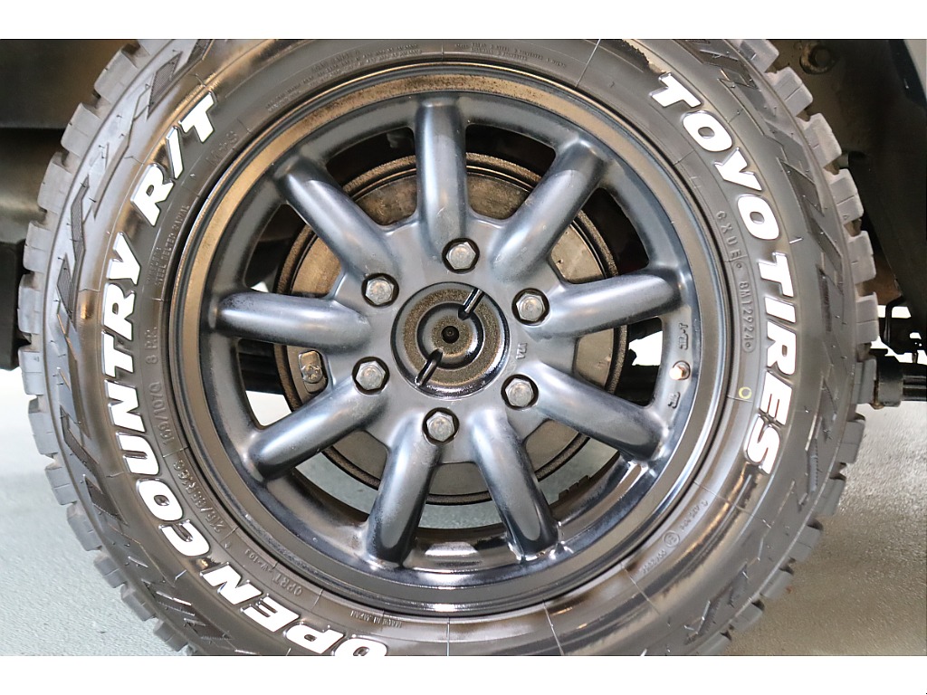 タイヤやアルミホイール変更も承ります☆