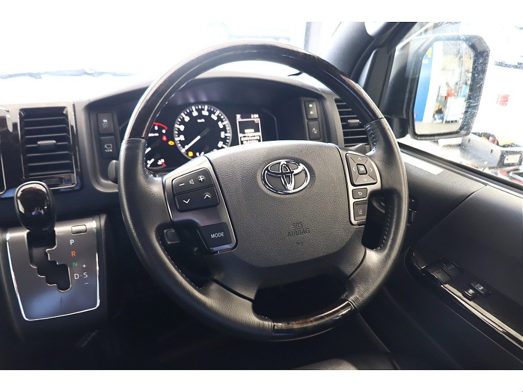 トヨタ ハイエースバン(24枚目)