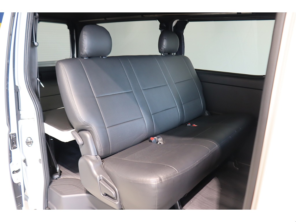 トヨタ ハイエースバン(32枚目)