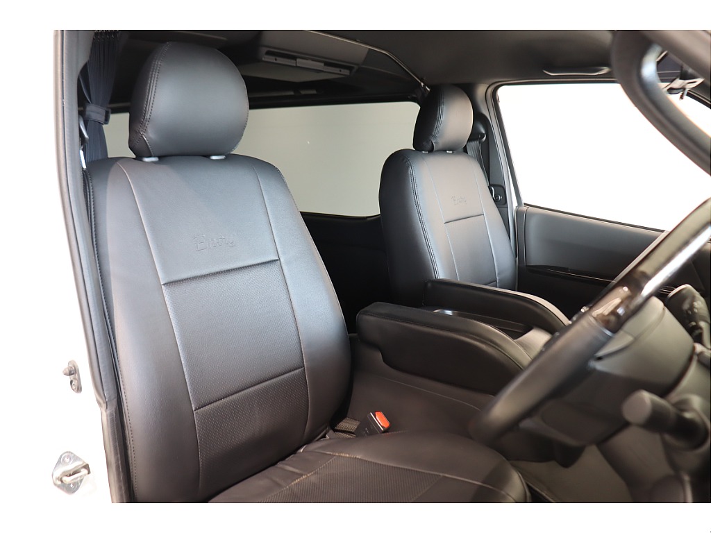 全席シートカバーも装着済み！その他カスタムもご相談ください☆