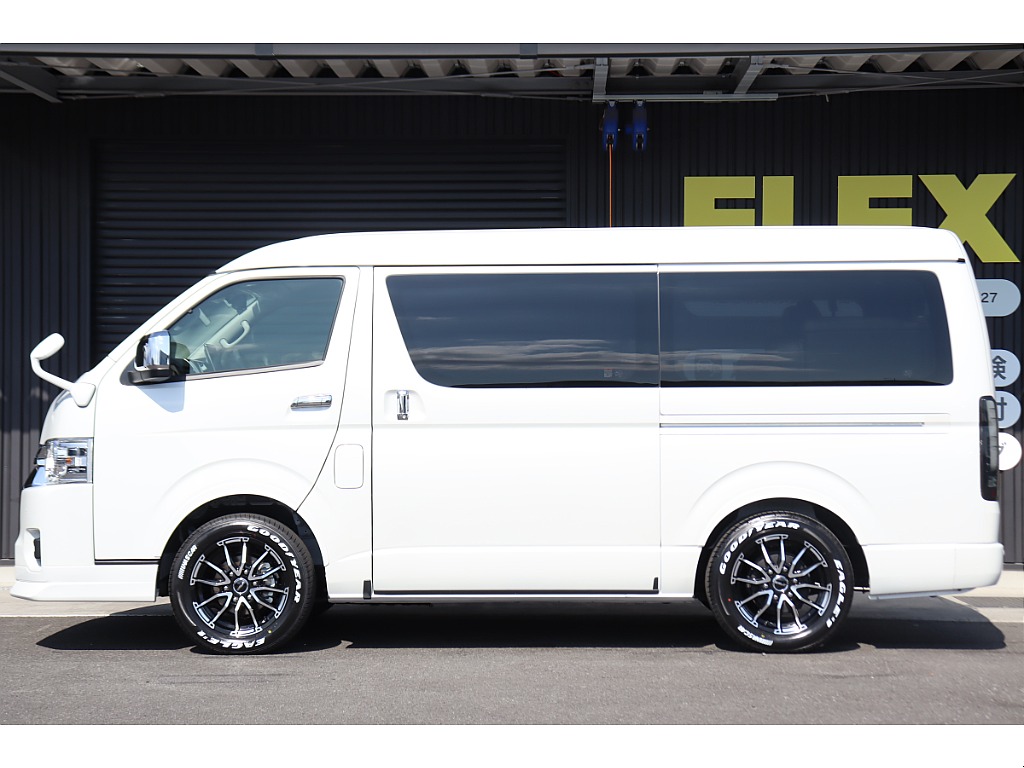 便利な両側パワースライドドア付き！