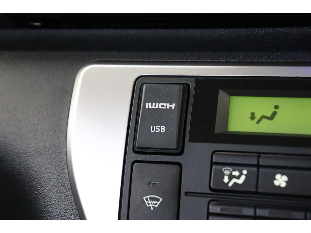 HDMIポートも付属！スマホミラーリングも可能！