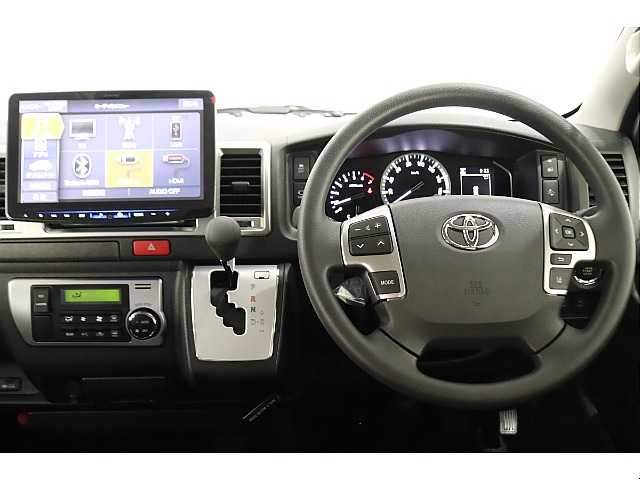 オーディオ操作に便利なステアリングオーディオスイッチを完備！