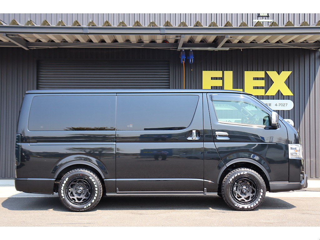 開け閉めしやすい両側パワースライドドアを搭載！