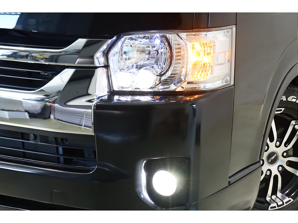 メーカーオプション:LEDヘッドライトを完備！各バルブ交換もお気軽にご相談ください♪