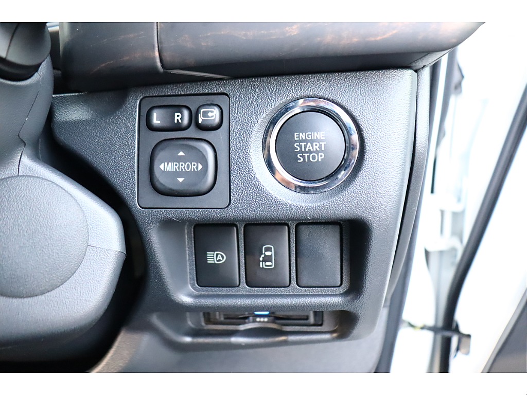 トヨタ ハイエース(27枚目)