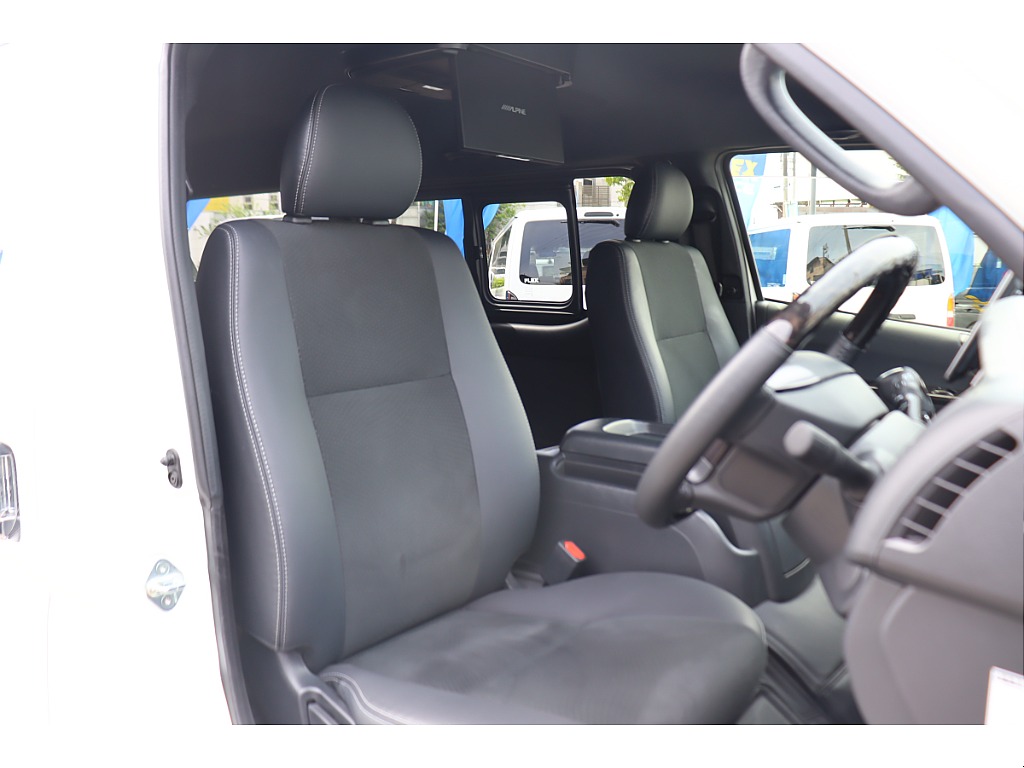 トヨタ ハイエースバン(32枚目)