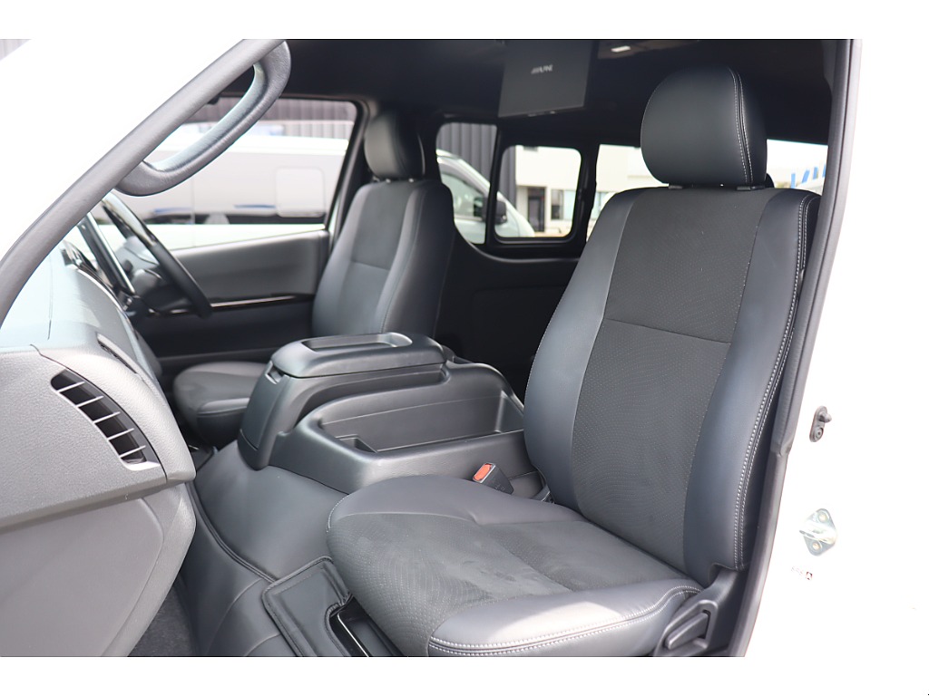 トヨタ ハイエースバン(33枚目)