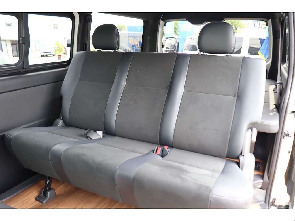 トヨタ ハイエースバン(34枚目)